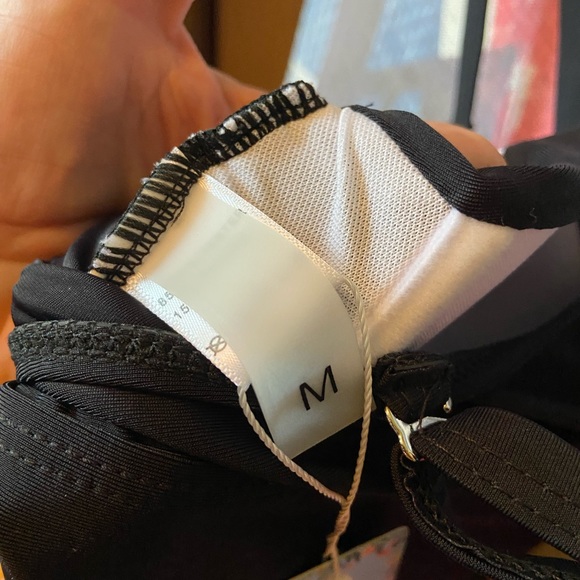 Yonique swimsuit (NWT)‎ medium - Picture 4 of 6